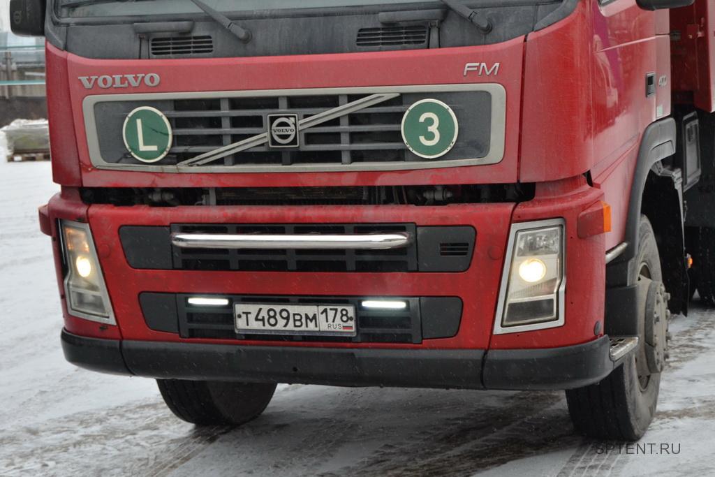 Стальная подножкка на кабину грузовика Volvo FM