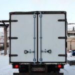 Изотермические ворота на будку грузовика Isuzu